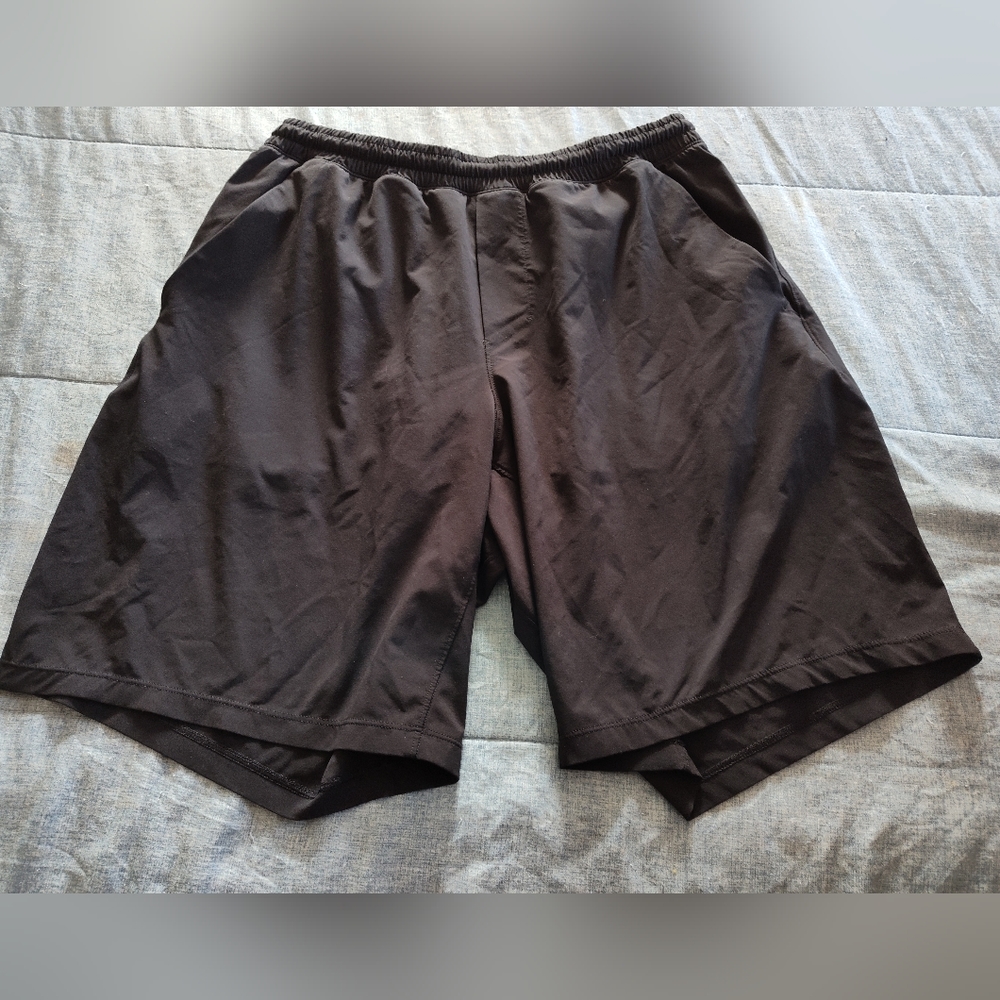 Black men's Lululemon shorts